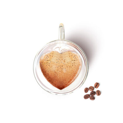 Taza transparente con forma interna de corazón